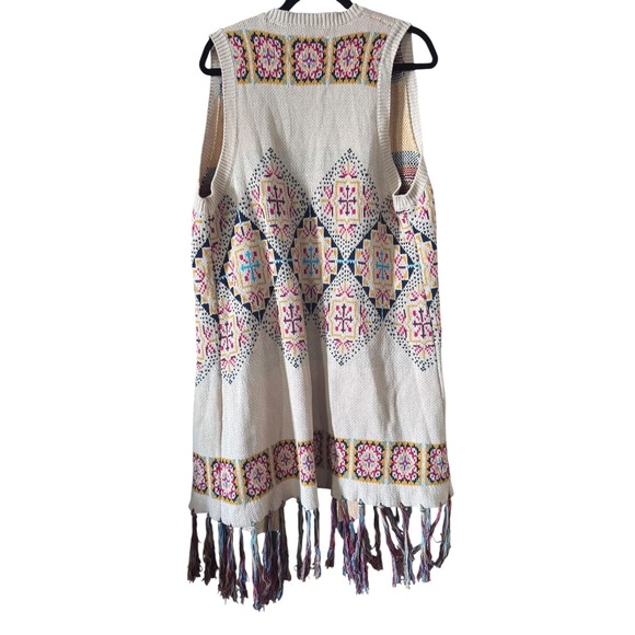 Bohemian Cream Fringe Vest - Picture 3 of 10